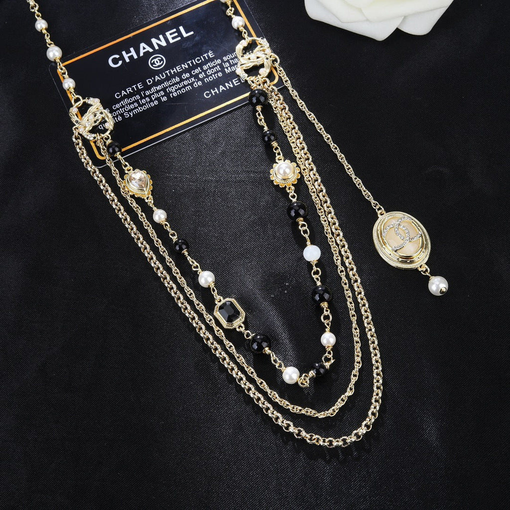 CHANEL 25S CHAIN BELT WITH PEARL 610546